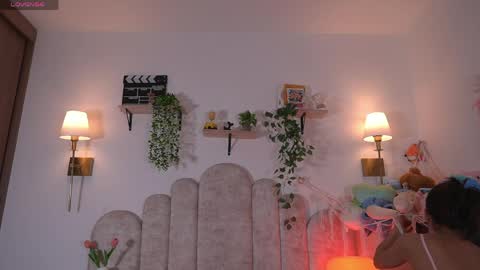 Snapshot of violeth___ chatting on April 14, 1:28 pm violeth___ online show from April 14, 1:28 pm