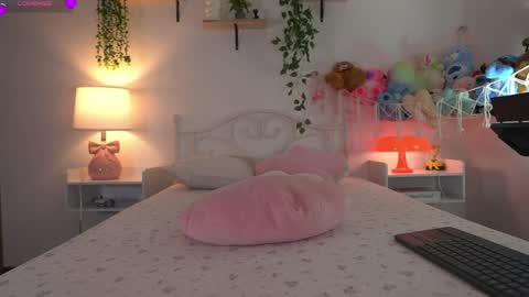 Snapshot of violeth___ chatting on April 21, 12:55 pm violeth___ online show from April 21, 12:55 pm