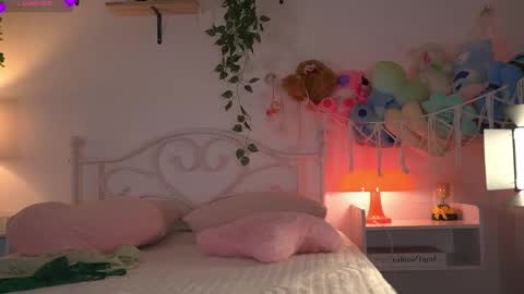 Snapshot of violeth___ chatting on May 14, 12:56 pm violeth___ online show from May 14, 12:56 pm