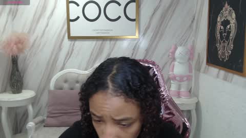 violeth_b online show from December 6, 12:38 pm