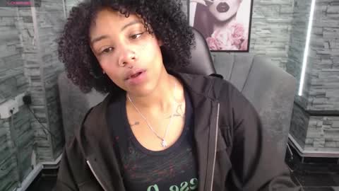 violeth_b online show from September 11, 12:49 pm