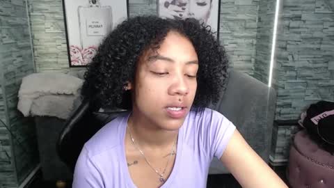violeth_b online show from September 17, 12:40 pm