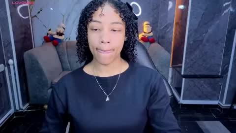 violeth_b online show from April 13, 1:05 pm