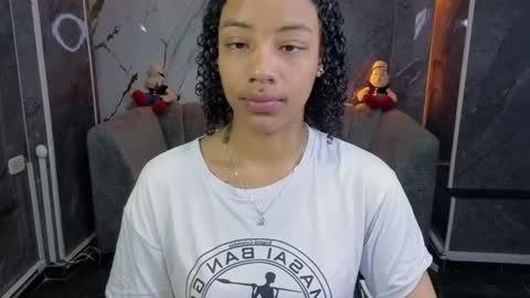 violeth_b online show from June 16, 1:25 pm