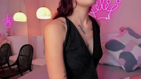 Violeth Hill online show from January 7, 8:31 pm