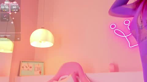 Violeth Hill online show from September 25, 8:01 pm