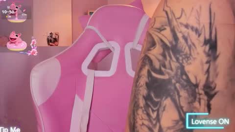 Violeth Hill online show from January 6, 7:39 pm