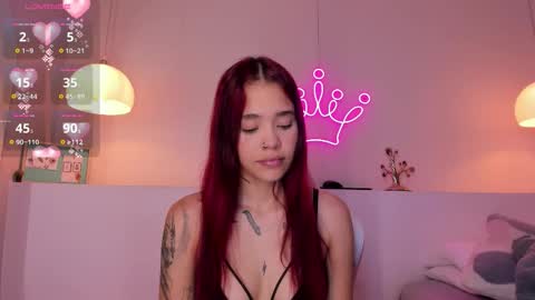 Violeth Hill online show from February 9, 8:13 pm