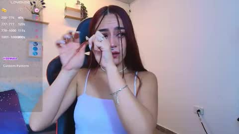 Snapshot of violeth_rosse_ chatting on February 26, 1:15 am violeth_rosse_ online show from February 26, 1:15 am