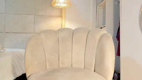 violeth online show from September 30, 7:19 pm