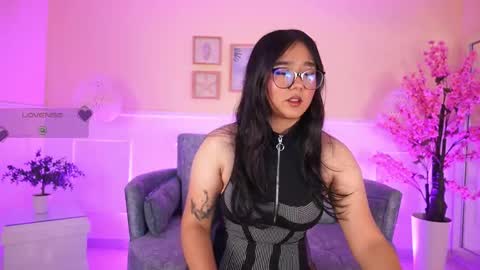 violetjonesx online show from May 15, 11:39 am