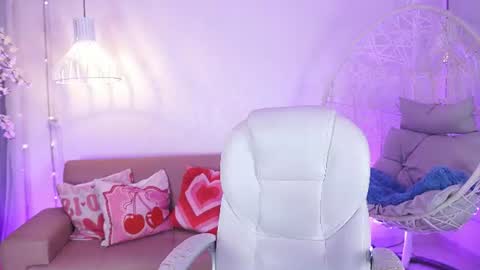 violetjonesx online show from June 13, 11:41 am