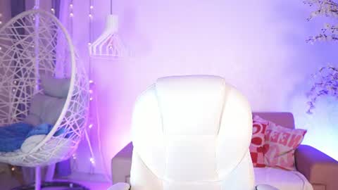violetjonesx online show from July 29, 11:30 am