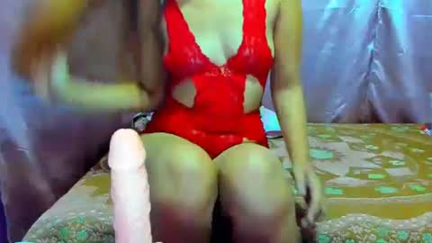 Snapshot of violetlivia chatting on April 13, 9:31 pm Livia help get 100 likes online show from April 13, 9:31 pm