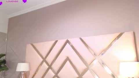 VioletLux online show from October 16, 9:27 pm