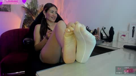violetparkker online show from January 31, 11:35 am