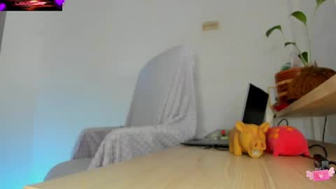 violetparkker online show from June 6, 6:23 pm