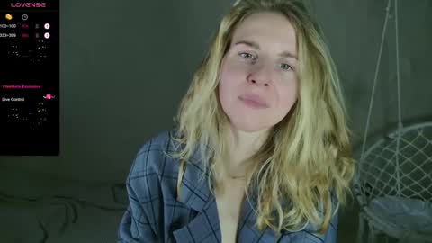 Snapshot of violetplath chatting on October 17, 9:28 pm Violet next stream December 6 online show from October 17, 9:28 pm