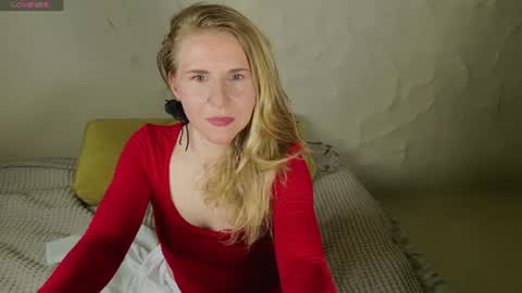 Snapshot of violetplath chatting on June 12, 11:25 pm Violet next stream December 6 online show from June 12, 11:25 pm