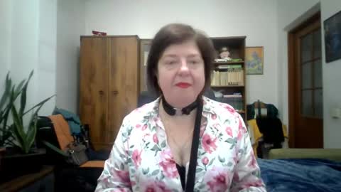 Snapshot of violetpulse chatting on March 2, 6:04 pm violetpulse online show from March 2, 6:04 pm