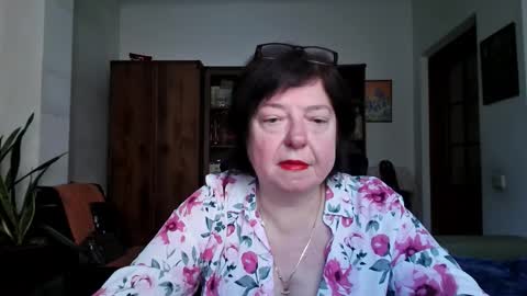 Snapshot of violetpulse chatting on March 10, 10:31 am violetpulse online show from March 10, 10:31 am