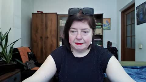 Snapshot of violetpulse chatting on March 19, 9:46 am violetpulse online show from March 19, 9:46 am