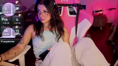   online show from February 5, 9:41 pm