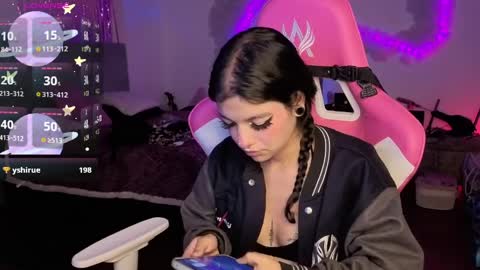   online show from March 27, 8:41 pm