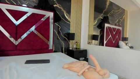 Violet Rose online show from November 15, 9:43 pm