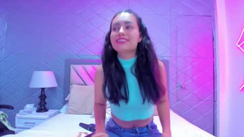 Snapshot of violetrousse chatting on October 12, 3:11 pm Violet Rousse online show from October 12, 3:11 pm