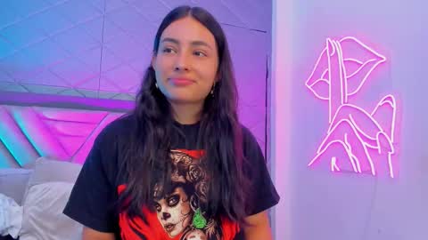 Snapshot of violetrousse chatting on November 21, 6:17 pm Violet Rousse online show from November 21, 6:17 pm