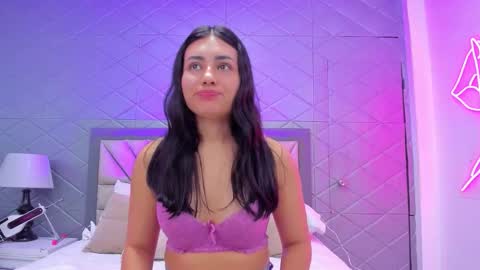 Snapshot of violetrousse chatting on December 3, 4:16 pm Violet Rousse online show from December 3, 4:16 pm