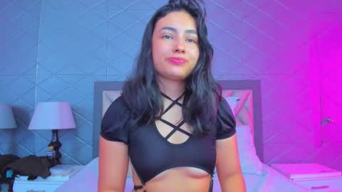 Violet Rousse online show from February 4, 5:30 pm