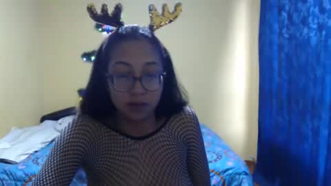 Snapshot of violetsexhot999 chatting on December 10, 12:27 pm Violet777 online show from December 10, 12:27 pm