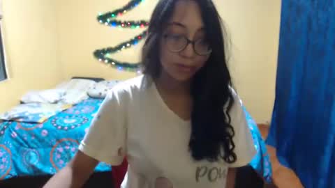 Snapshot of violetsexhot999 chatting on December 27, 9:28 am Violet777 online show from December 27, 9:28 am