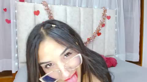 Snapshot of violetsweet_cs chatting on February 21, 4:18 am violetsweet_cs online show from February 21, 4:18 am