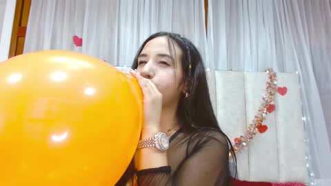 Snapshot of violetsweet_cs chatting on February 21, 7:23 am violetsweet_cs online show from February 21, 7:23 am