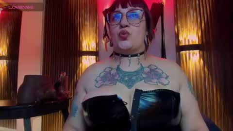 violett_8 online show from July 1, 8:52 pm