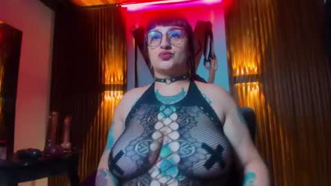 violett_8 online show from July 20, 10:45 pm