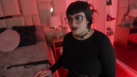 Violett  online show from February 2, 9:02 pm