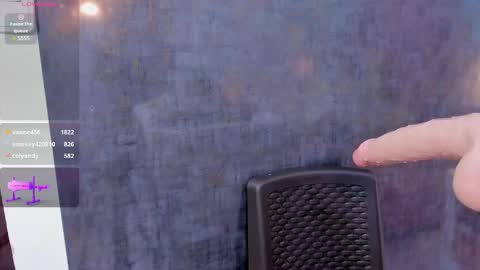 Violett online show from February 9, 8:24 pm