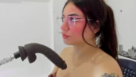 violett_collinss online show from July 19, 5:33 am
