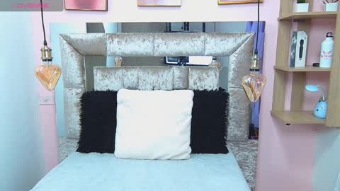 Violeta froz online show from December 13, 4:16 pm