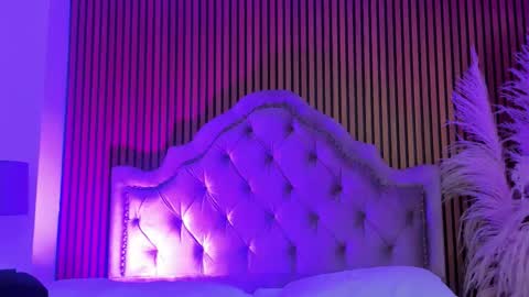 Snapshot of violett_hott_ chatting on February 15, 12:47 pm violett_hott_ online show from February 15, 12:47 pm