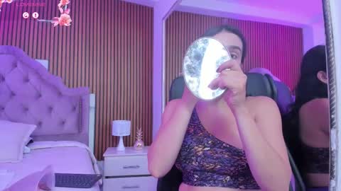 Snapshot of violett_hott_ chatting on March 12, 12:22 pm violett_hott_ online show from March 12, 12:22 pm