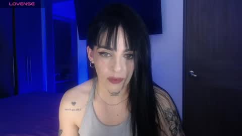 violett  Independent model online show from July 16, 1:33 am