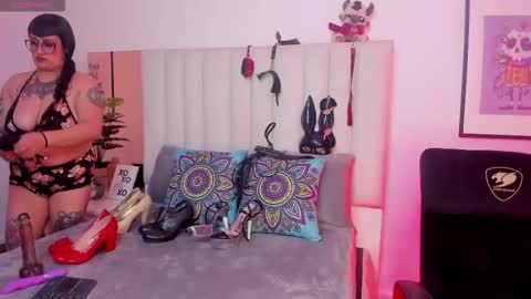 violett_novoa online show from September 16, 12:06 pm