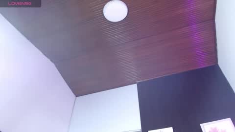 violett_queen122 online show from September 16, 1:23 pm