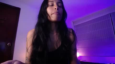 violett_queen122 online show from October 23, 2:33 am