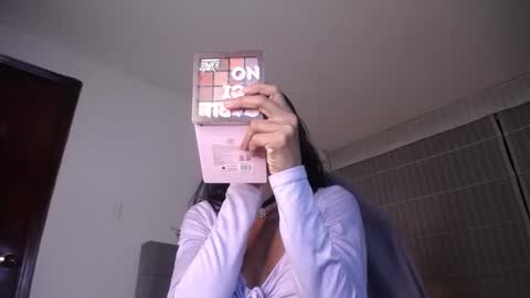 violett_queen122 online show from October 24, 2:19 am